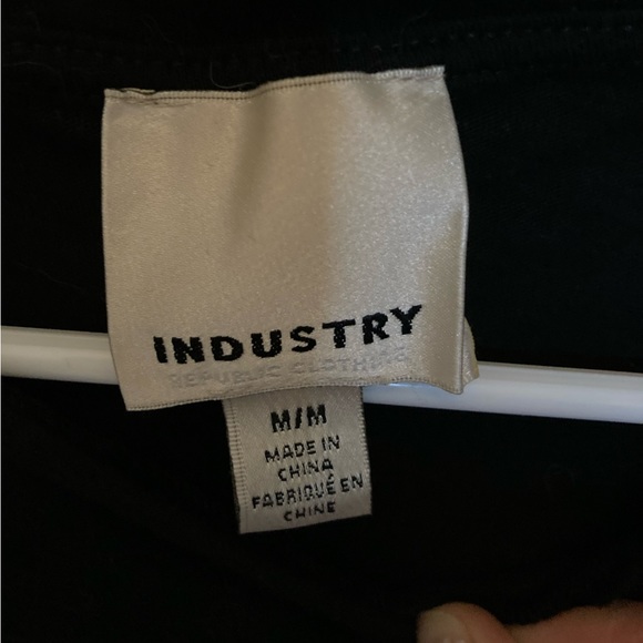 ⭐️Ruffle sleeves INDUSTRY top - Picture 3 of 4